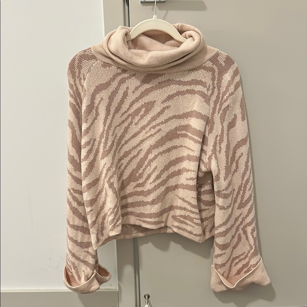 4SI3NNA Cream and Tan Cowl Neck Sweater
